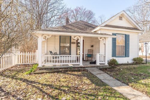 813 W Kirkwood Ave, Bloomington, IN, 47404-5037 | Card Image