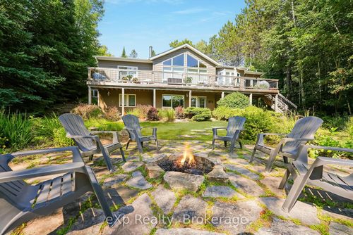 2978 Kashagawigamog Lake Rd, Haliburton, ON, K0M1S0 | Card Image