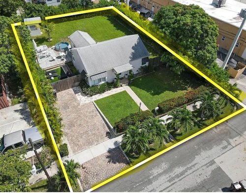 411 Franklin Rd, West Palm Beach, FL, 33405-4313 | Card Image