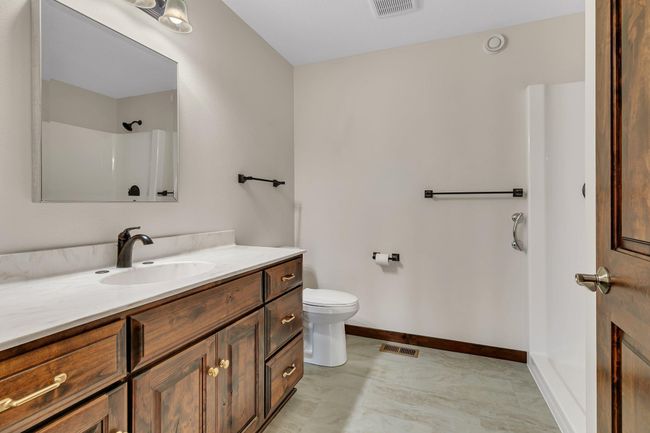 Main 3/4 bath | Image 15