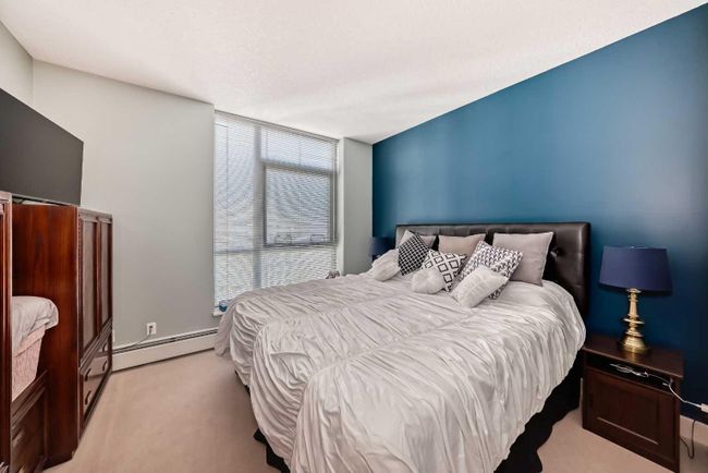 2205 - 99 Spruce Place Sw, Home with 2 bedrooms, 2 bathrooms and 1 parking in Calgary AB | Image 9
