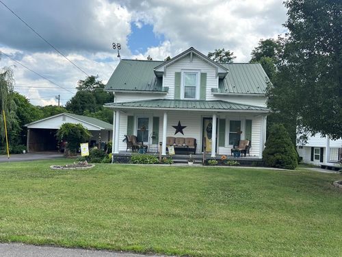 426 Drews Ln, Cedar Bluff, VA, 24609-8893 | Card Image