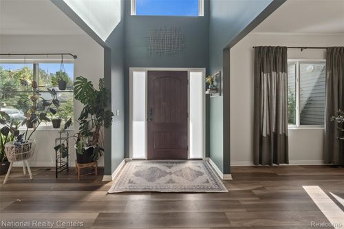 3069 Waldon Meadows Dr, Lake Orion, MI, 48359-1385 | Card Image