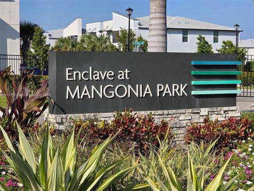 5631-5631 Enclave Dr, Mangonia Park, FL, 33407-2121 | Card Image