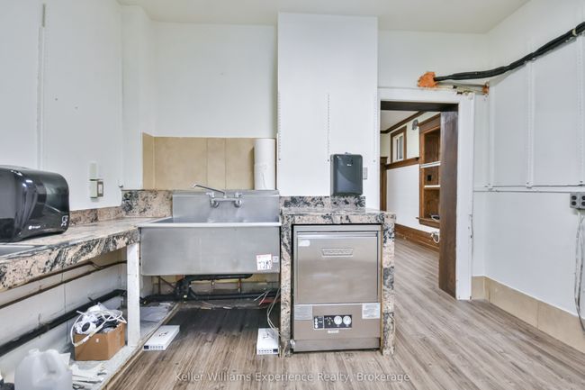 342 King St, Home with 0 bedrooms, 0 bathrooms and 4 parking in Midland ON | Image 21
