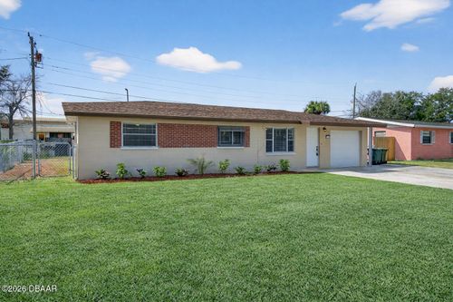 828 White Ct, Daytona Beach, FL, 32117-4622 | Card Image