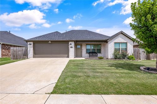 1038 W James St, Fayetteville, AR, 72703 | Card Image