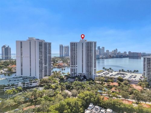 ph6-19101 Mystic Pointe Dr, Aventura, FL, 33180-4523 | Card Image
