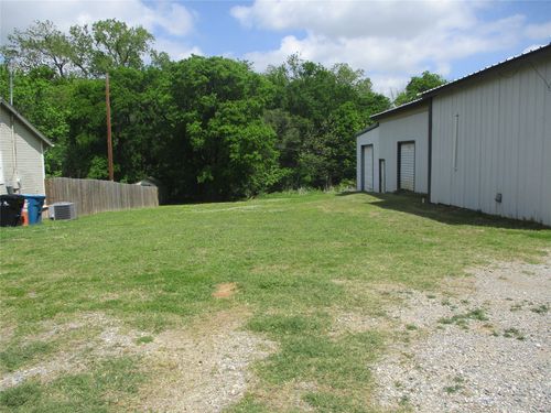 2-107 W Day St, Denison, TX, 75021-4867 | Card Image