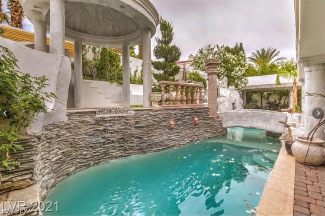 Inverness Dr, Henderson, NV 89074