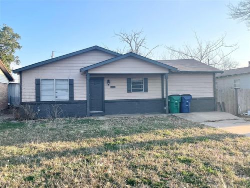 1442 Avenue B, Graham, TX, 76450-2306 | Card Image