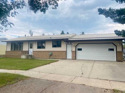 5423 48 St, House detached with 3 bedrooms, 2 bathrooms and 7 parking in Provost AB | Image 1