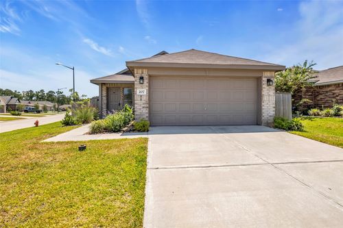 207 River Grove St, Willis, TX, 77378-4508 | Card Image