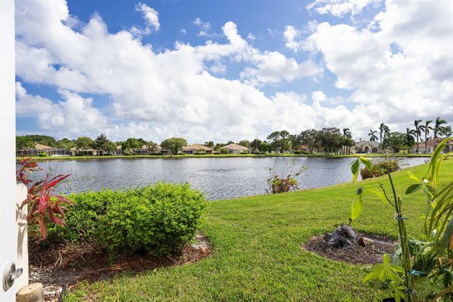 7770 Se Spicewood Cir, Condo with 2 bedrooms, 2 bathrooms and null parking in Hobe Sound FL | Image 32