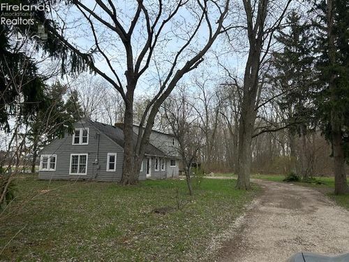 2330 Saint Johns Rd, Wakeman, OH, 44889-8923 | Card Image