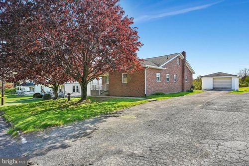 305 S Good Spring Rd, HEGINS, PA, 17938-9395 | Card Image