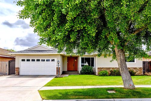 1461 E Vartikian Ave, Fresno, CA, 93710-5729 | Card Image