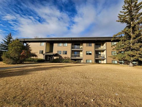 102-6108 53 St, Olds, AB, T4H1P1 | Card Image