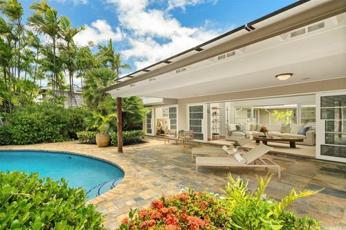 646 Honua St, Honolulu, HI, 96816-4904 | Card Image