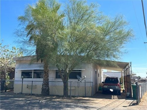 210 W Ward Ave, Ridgecrest, CA, 93555-2627 | Card Image