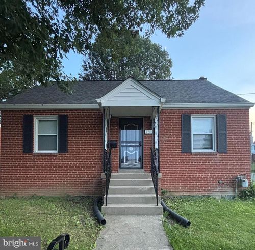 4201 Urn St, CAPITOL HEIGHTS, MD, 20743-5662 | Card Image