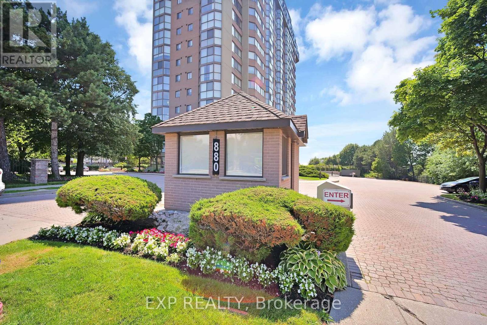 Residential in Mississauga (Erindale) 2