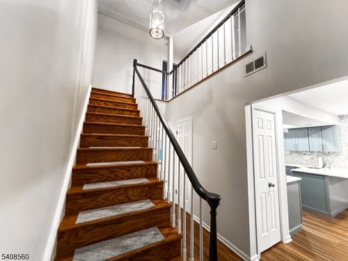 48 Eton Ct, Bedminster, NJ, 07921-1605 | Card Image