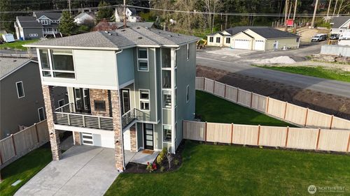 9513 38th St E, Edgewood, WA, 98371-2626 | Card Image