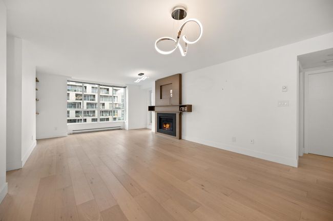 2201 - 1500 Howe Street, Condo with 2 bedrooms, 2 bathrooms and 2 parking in Vancouver BC | Image 2