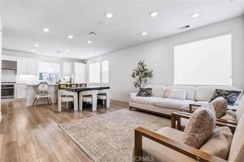 26799 Keystone Loop, Valencia, CA, 91381-2399 | Card Image