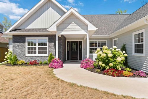 1571 Sarah Dr, Coldbrook, NS, B4R1A1 | Card Image