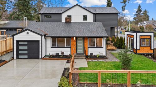 922 Ne 117th St, Seattle, WA, 98125-4936 | Card Image