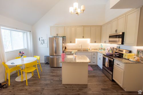 apt-8-45 850, Provo, UT, 84606-4925 | Card Image
