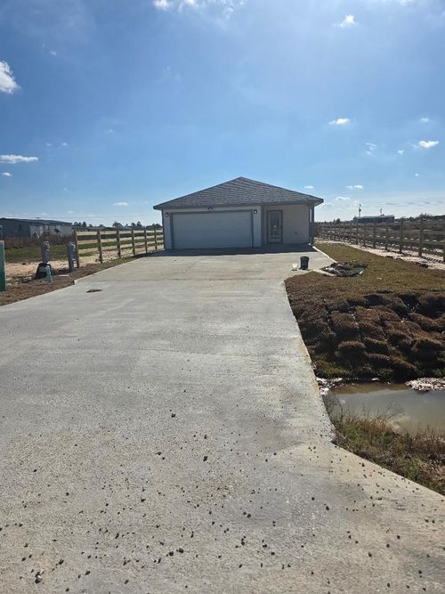 952 Road 5858, Cleveland, TX, 77327-6923 | Card Image