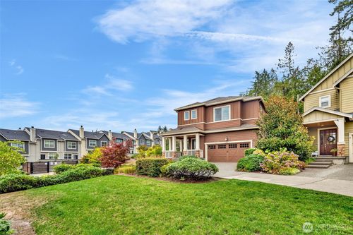 1705 Ne Falls Dr, Issaquah, WA, 98029-7822 | Card Image