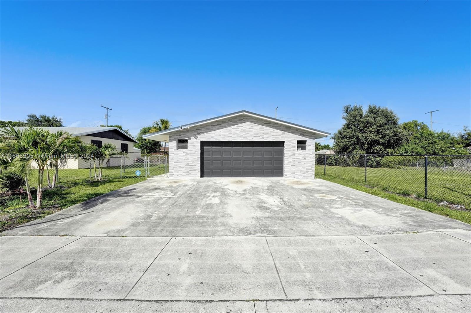 15th St, Fort Lauderdale, FL 33311
