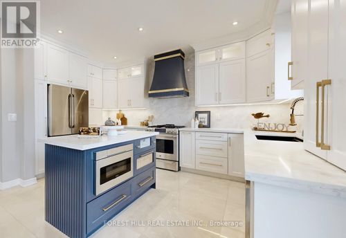 51 Farmhouse Cres, Richmond Hill, ON, L4E0M1 | Card Image