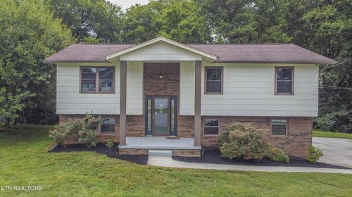 805 Denise Ct, Powell, TN, 37849-3516 | Card Image