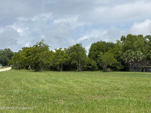 413 N Beach Boulevard, Waveland, MS, 39576 | Card Image