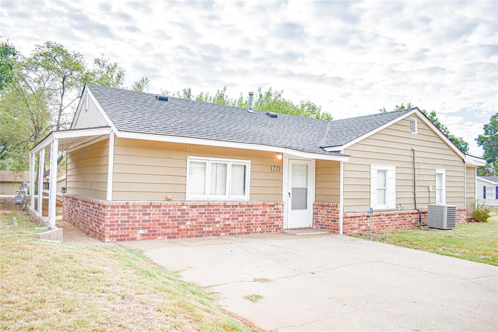A Ave, Elk City, OK 73644