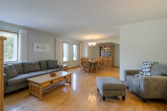 6 Tudor Cres S, House detached with 6 bedrooms, 3 bathrooms and 4 parking in Lethbridge AB | Image 10