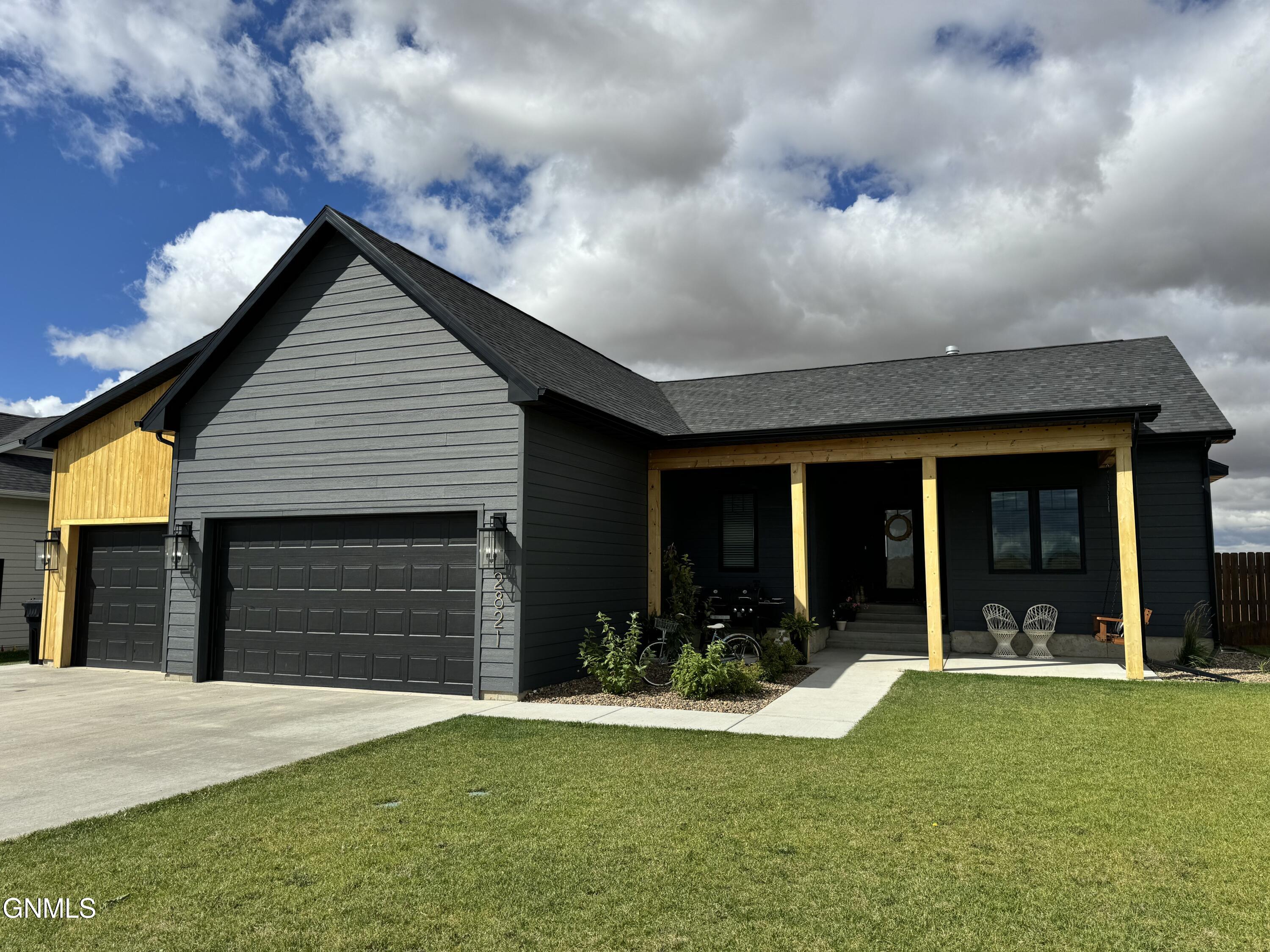 44th Ave, Williston, ND 58801
