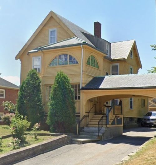664 Washington St, Boston, MA, 02135-1612 | Card Image
