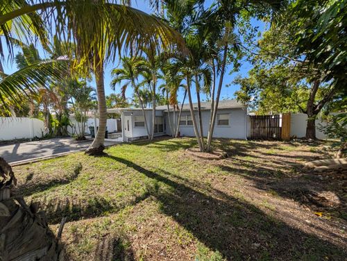 621 Ne 56th Street, Oakland Park, FL, 33334 | Card Image