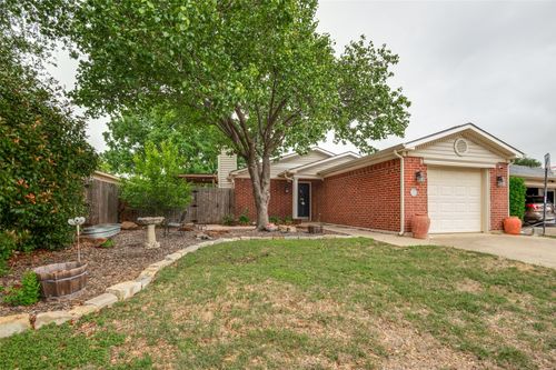 5624 Northfield Dr, Fort Worth, TX, 76179-3749 | Card Image