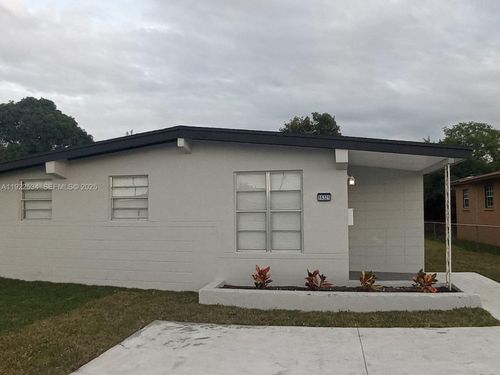 15321 Railroad Dr, Miami Gardens, FL, 33054-2954 | Card Image