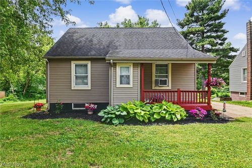 905 Charles St, Galion, OH, 44833-2210 | Card Image