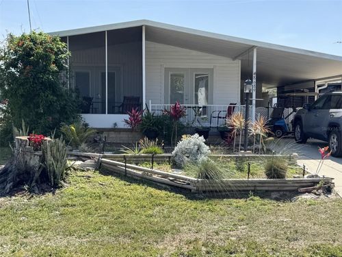 8689 Breeze Hill Dr, Lake Wales, FL, 33898-7237 | Card Image