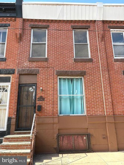 2424 S Marshall St, PHILADELPHIA, PA, 19148-3825 | Card Image