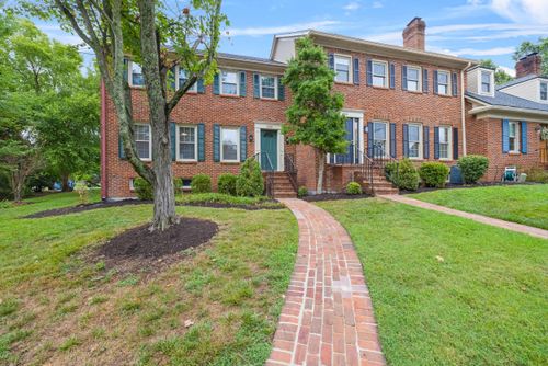 292 Chippendale Cir, Lexington, KY, 40517-4403 | Card Image